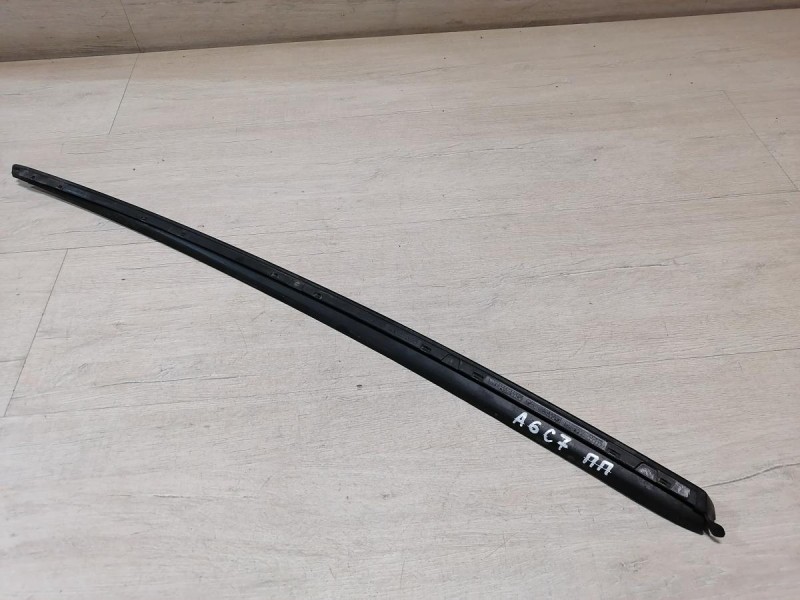 Audi A6 C7 молдинг лобового стекла правый деф