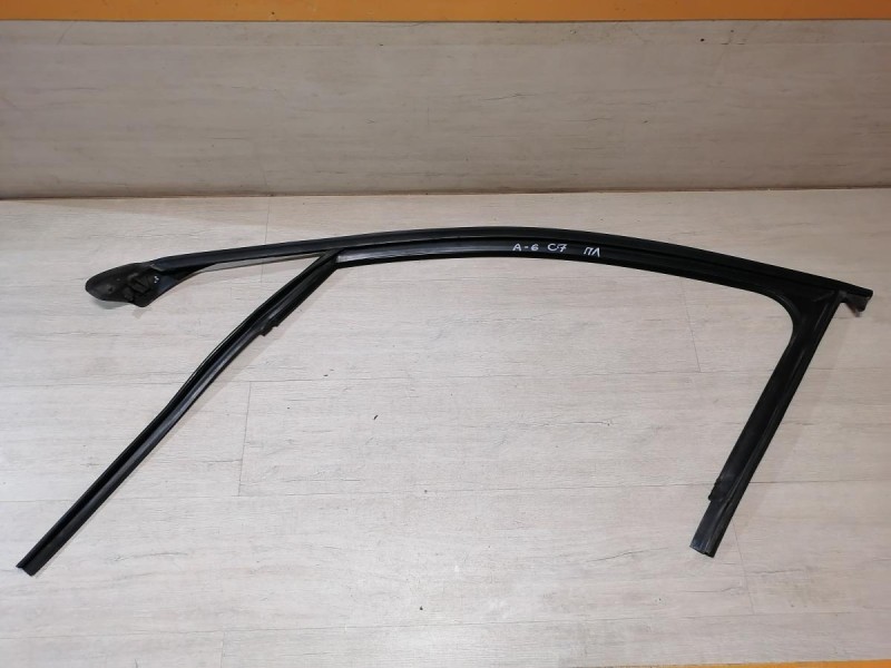 Audi A6 C7 бархотка верхняя передняя левая