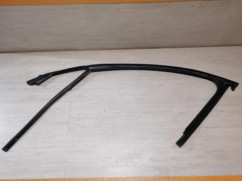 Audi A6 C7 бархотка верхняя передняя правая