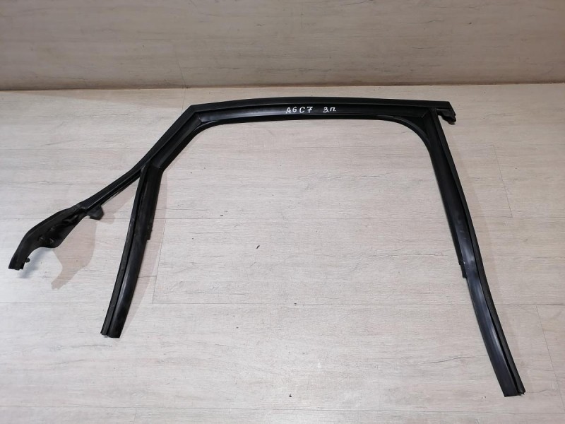 Audi A6 C7 бархотка верхняя задняя правая