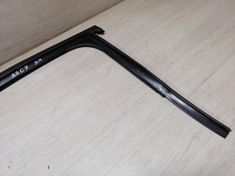 Audi A6 C7 бархотка верхняя задняя правая