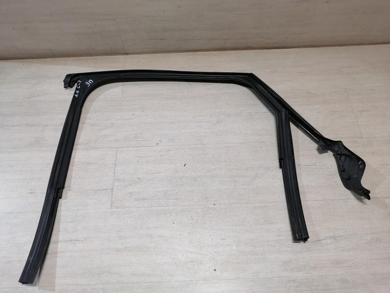 Audi A6 C7 бархотка верхняя задняя правая