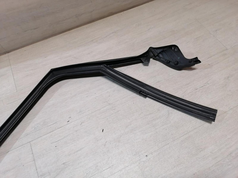 Audi A6 C7 бархотка верхняя задняя правая