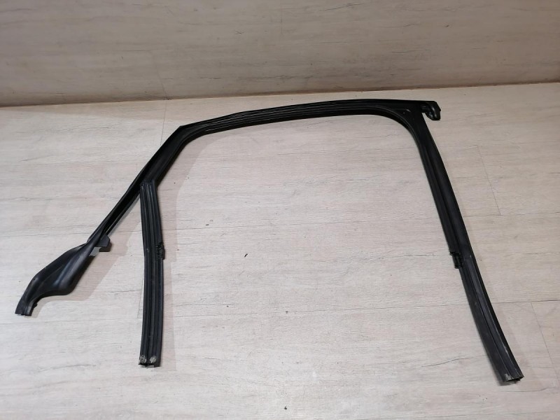 Audi A6 C7 бархотка верхняя задняя левая