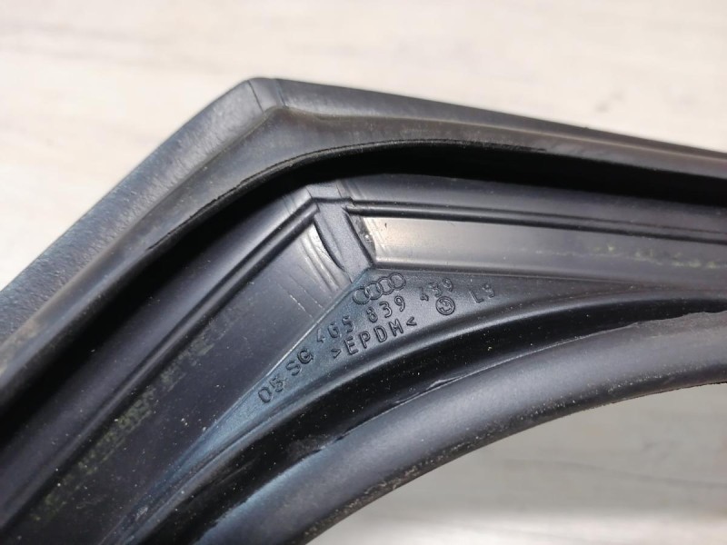 Audi A6 C7 бархотка верхняя задняя левая