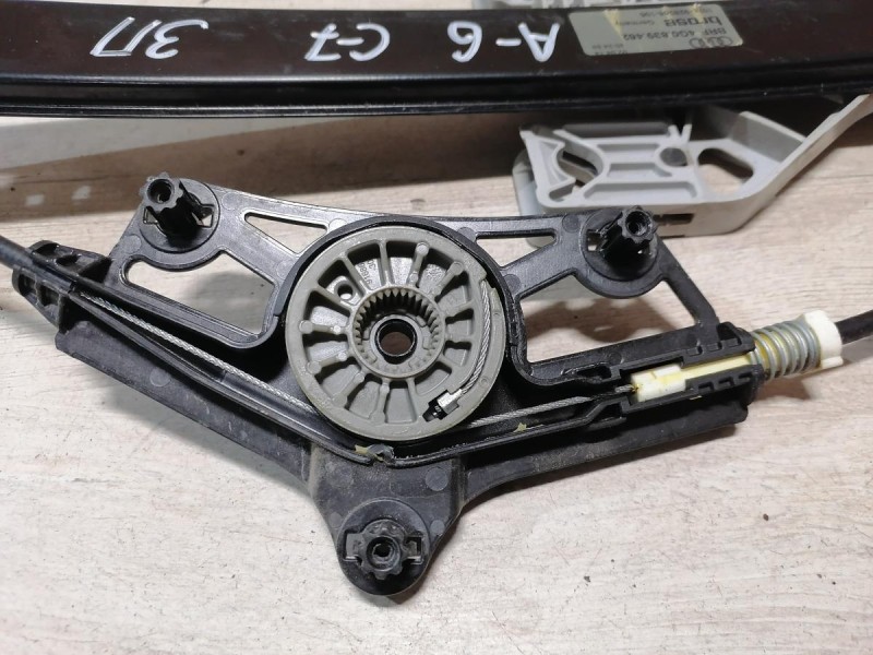 Audi A6 C7 стеклоподъемник задний правый