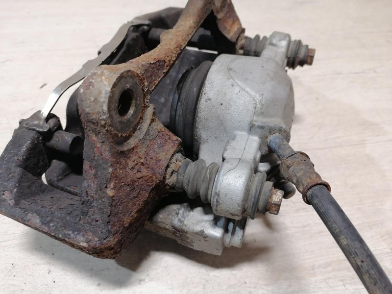 Audi A6 C7 суппорт тормозной передний левый