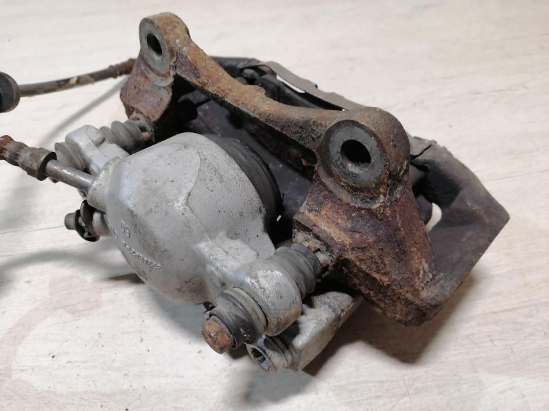 Audi A6 C7 суппорт тормозной передний левый