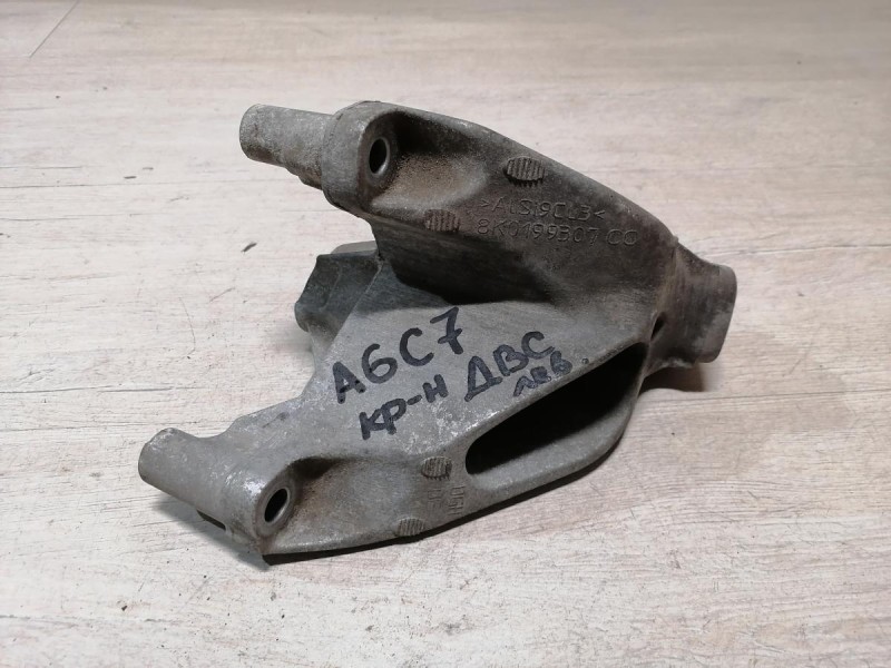 Audi A6 C7 кронштейн подушки двигателя левый