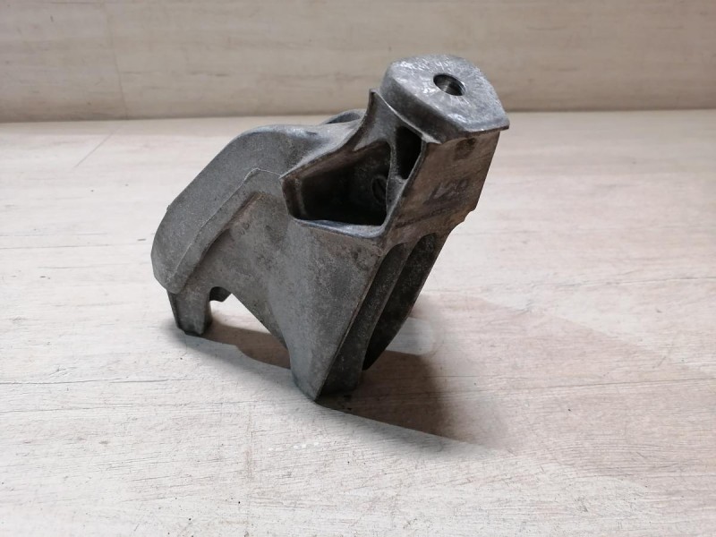 Audi A6 C7 кронштейн подушки двигателя левый