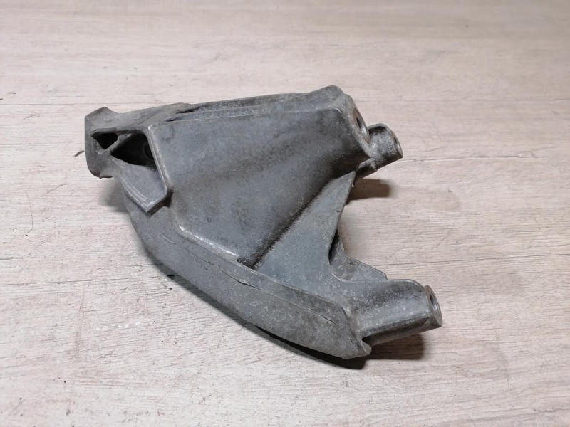 Audi A6 C7 кронштейн подушки двигателя левый