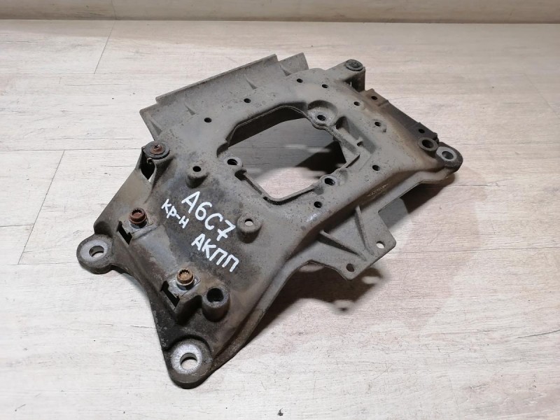 Audi A6 C7 кронштейн коробки балка под коробку акпп