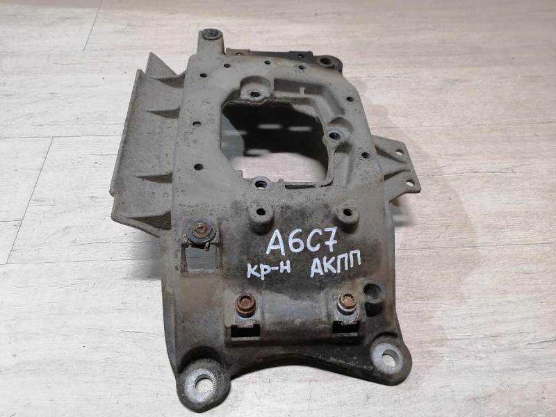Audi A6 C7 кронштейн коробки балка под коробку акпп