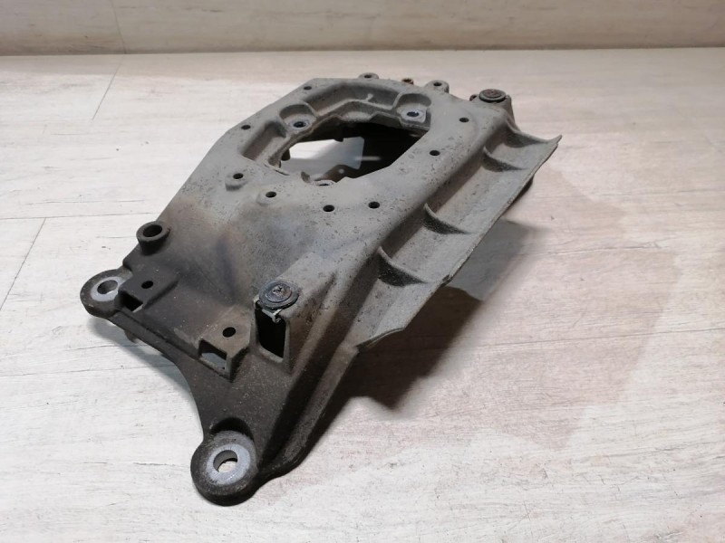 Audi A6 C7 кронштейн коробки балка под коробку акпп