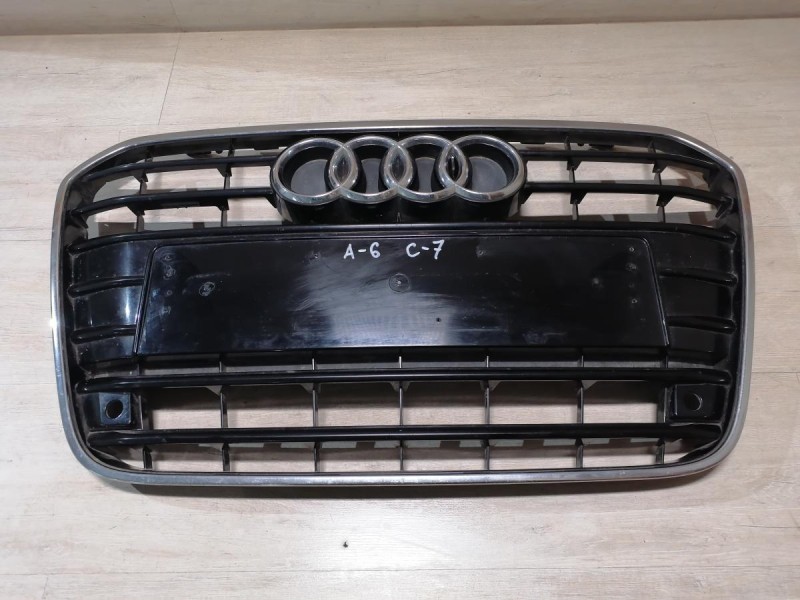 Audi A6 C7 решетка радиатора