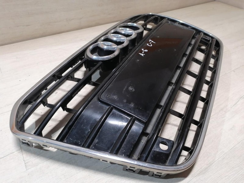 Audi A6 C7 решетка радиатора