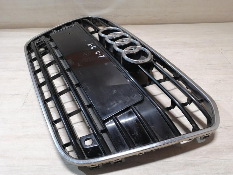 Audi A6 C7 решетка радиатора