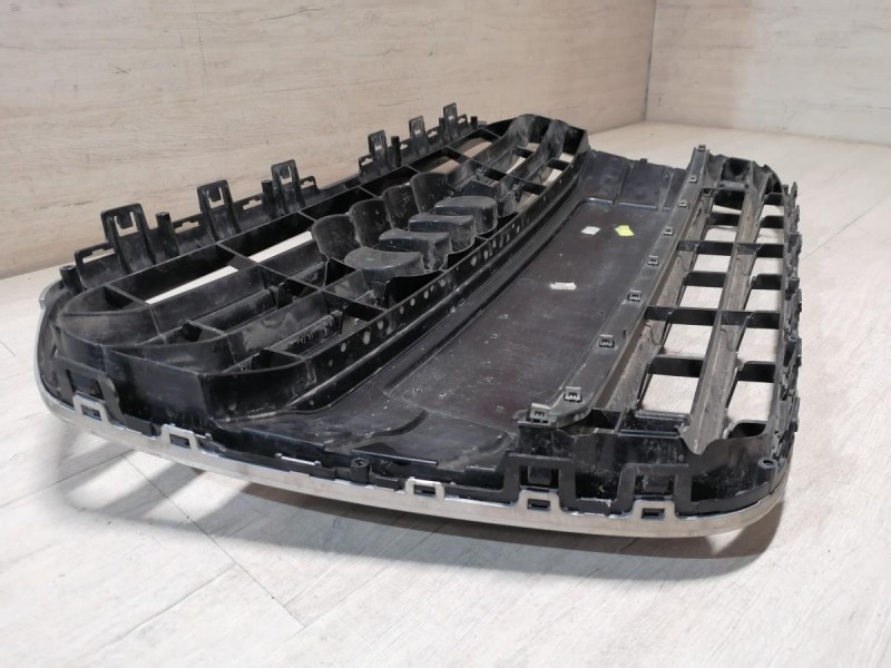 Audi A6 C7 решетка радиатора