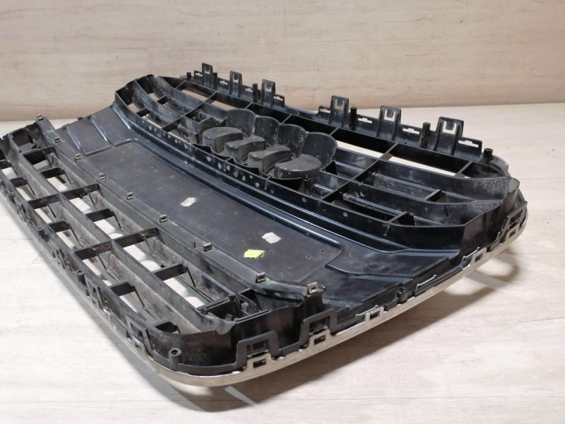 Audi A6 C7 решетка радиатора