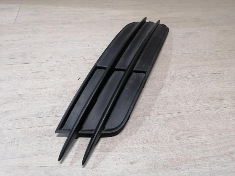 Audi A6 C7 решетка переднего бампера левая заглушка