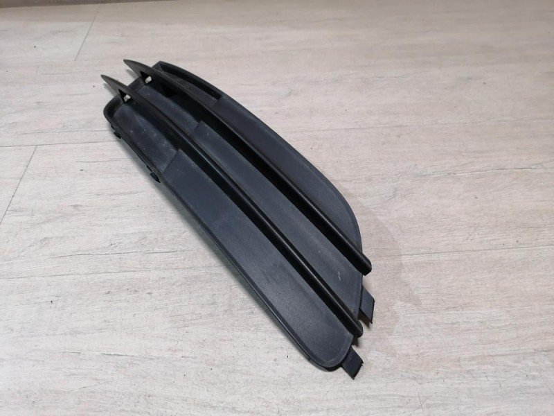 Audi A6 C7 решетка переднего бампера левая заглушка