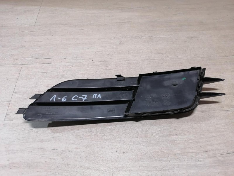 Audi A6 C7 решетка переднего бампера левая заглушка