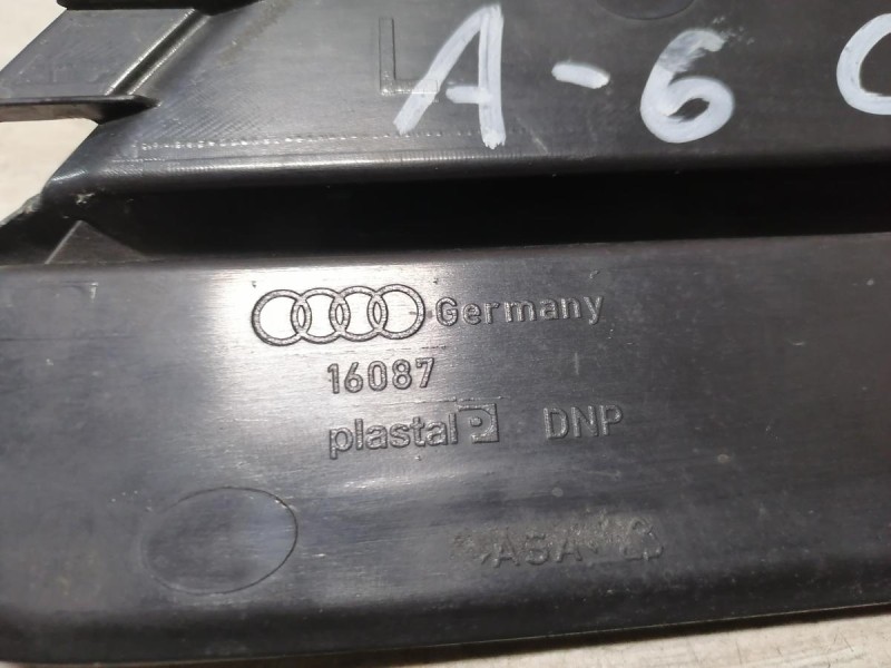 Audi A6 C7 решетка переднего бампера левая заглушка