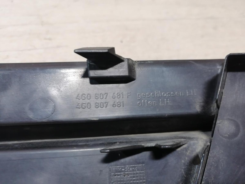 Audi A6 C7 решетка переднего бампера левая заглушка