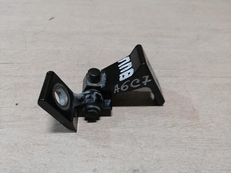 Audi A6 C7 петля двери правая