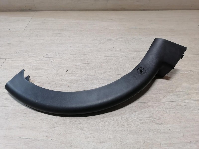 Audi A6 C7 обшивка петли багажника левая