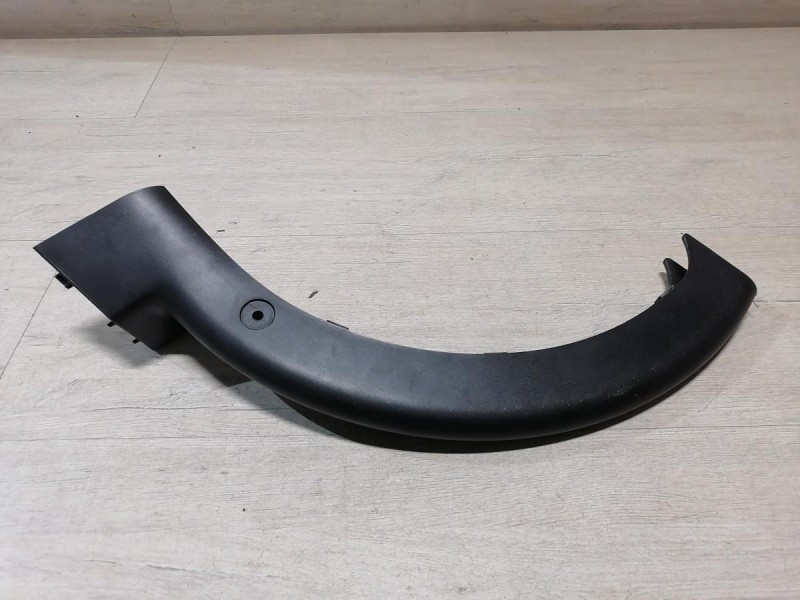 Audi A6 C7 обшивка петли багажника правая