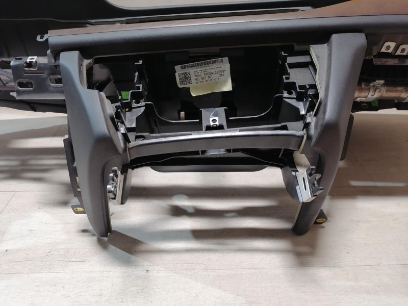 Audi A6 C7 торпедо стрел