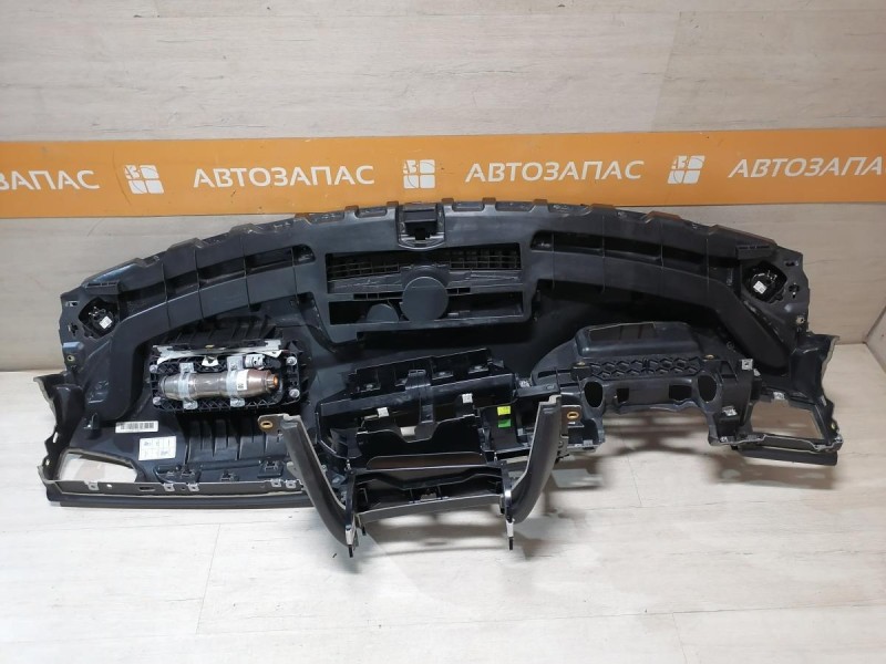 Audi A6 C7 торпедо стрел