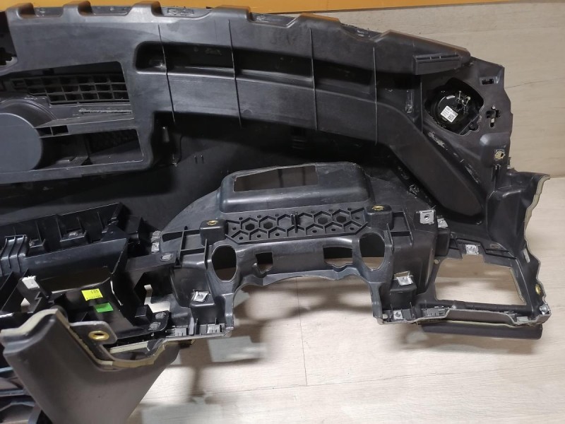 Audi A6 C7 торпедо стрел