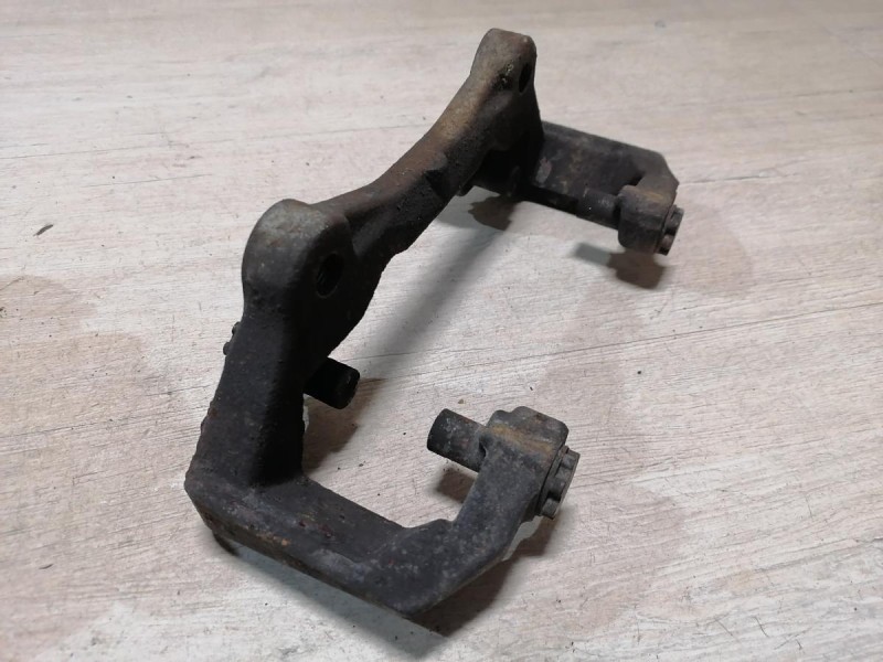 Audi A6 C7 суппорт передний правый без направляющих