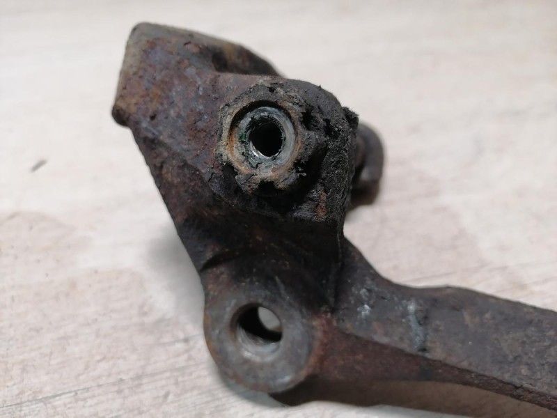 Audi A6 C7 суппорт передний правый без направляющих