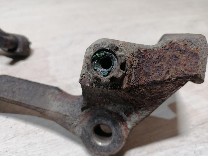 Audi A6 C7 суппорт передний правый без направляющих