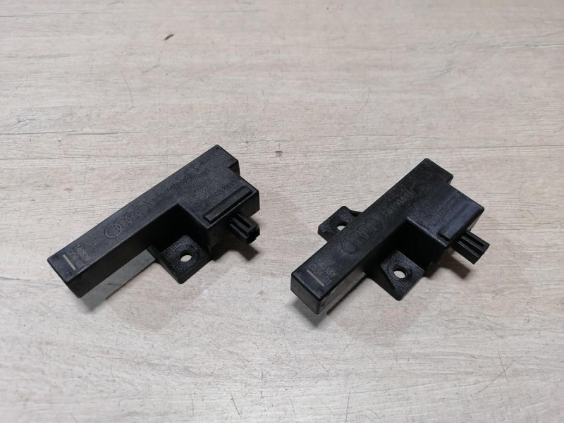 Audi A6 C7 антенна бесключевого доступа