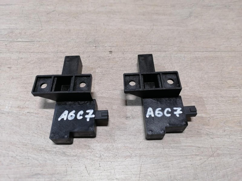 Audi A6 C7 антенна бесключевого доступа