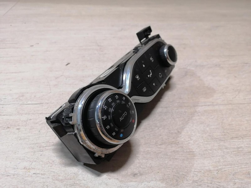 Sandero №17 блок управления климат контролем деф