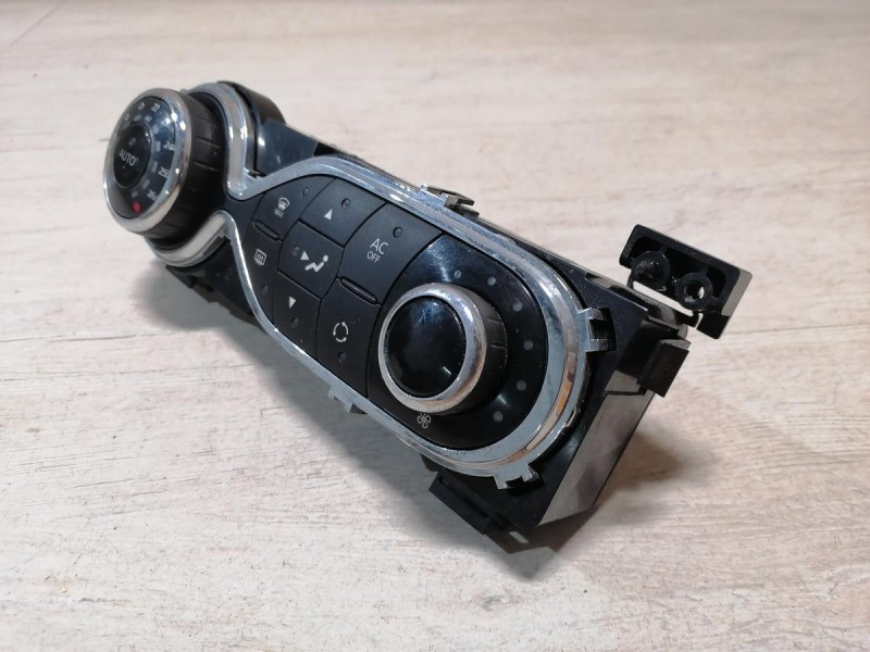 Sandero №17 блок управления климат контролем деф