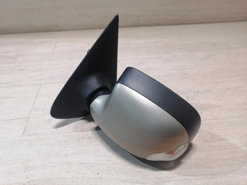 Sandero №17 зеркало левое беж