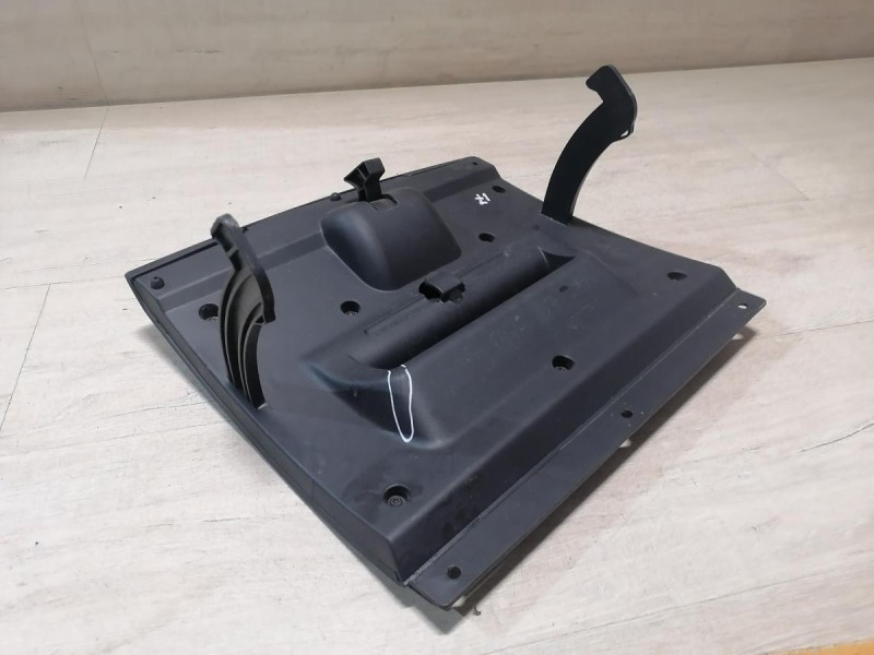 Sandero №17 бардачок деф