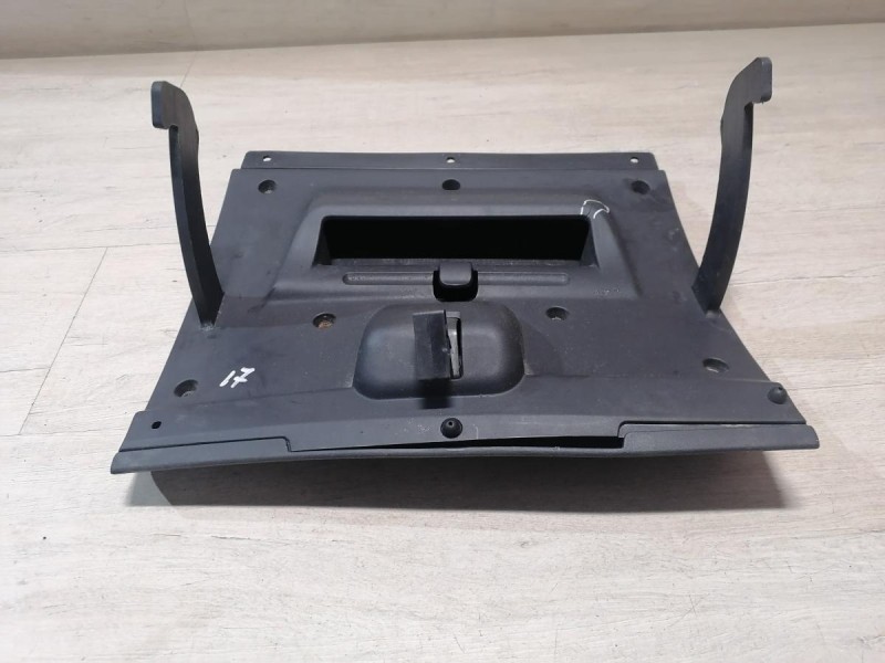 Sandero №17 бардачок деф