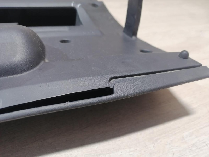 Sandero №17 бардачок деф