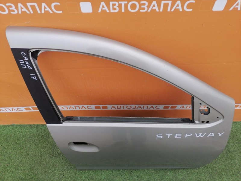 Sandero №17 дверь передняя правая деф