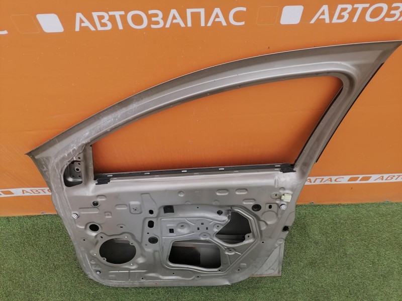 Sandero №17 дверь передняя правая деф