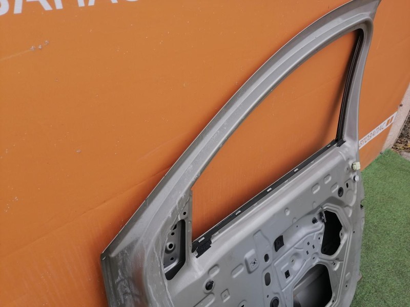 Sandero №17 дверь передняя правая деф