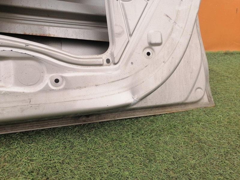 Sandero №17 дверь передняя правая деф