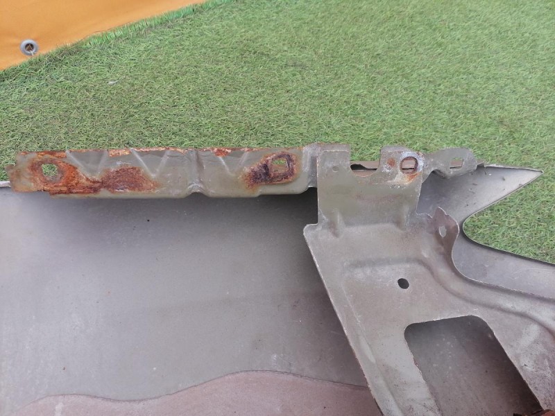 Sandero №17 крыло переднее левое деф